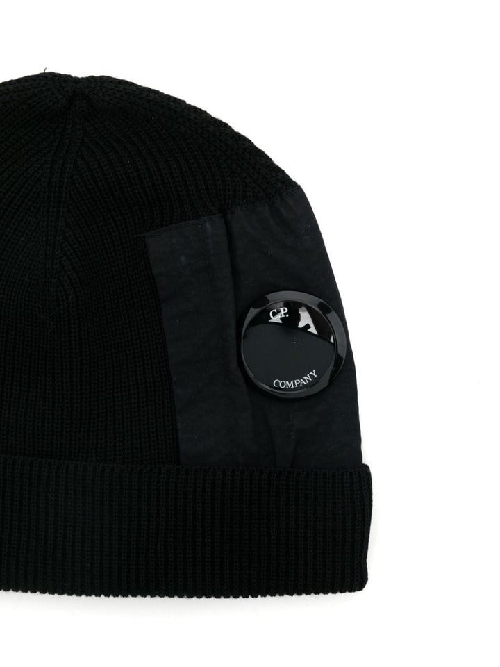C.P. COMPANY - Bonnet à détail de verre de lunettes signature noir - Lothaire