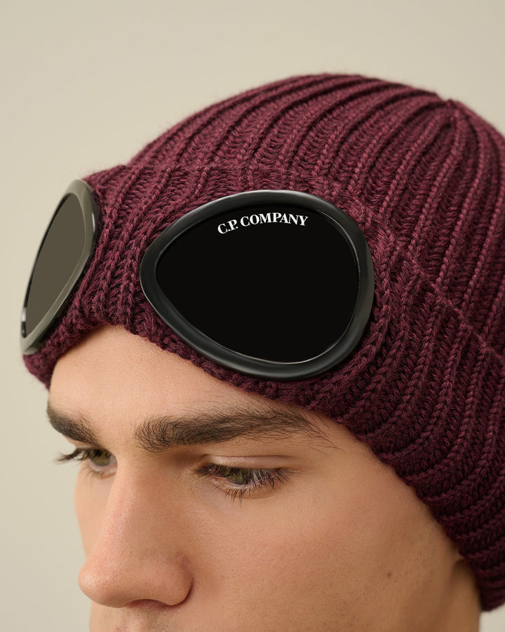 C.P. COMPANY - Bonnet Goggle en maille légère confectionné en laine mérinos extrafine mauve - Lothaire