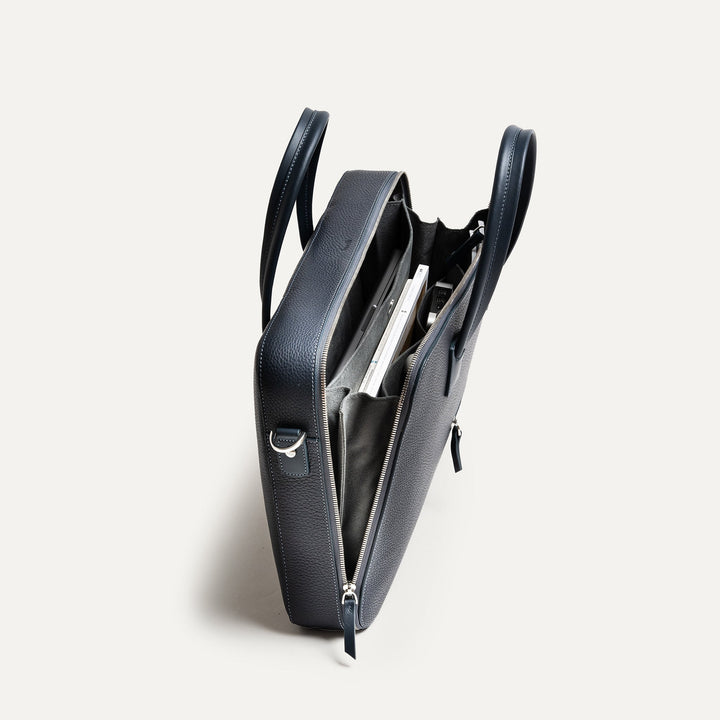 Lundi Paris - PORTE DOCUMENTS OSCAR | Cuir grainé marine - Lothaire