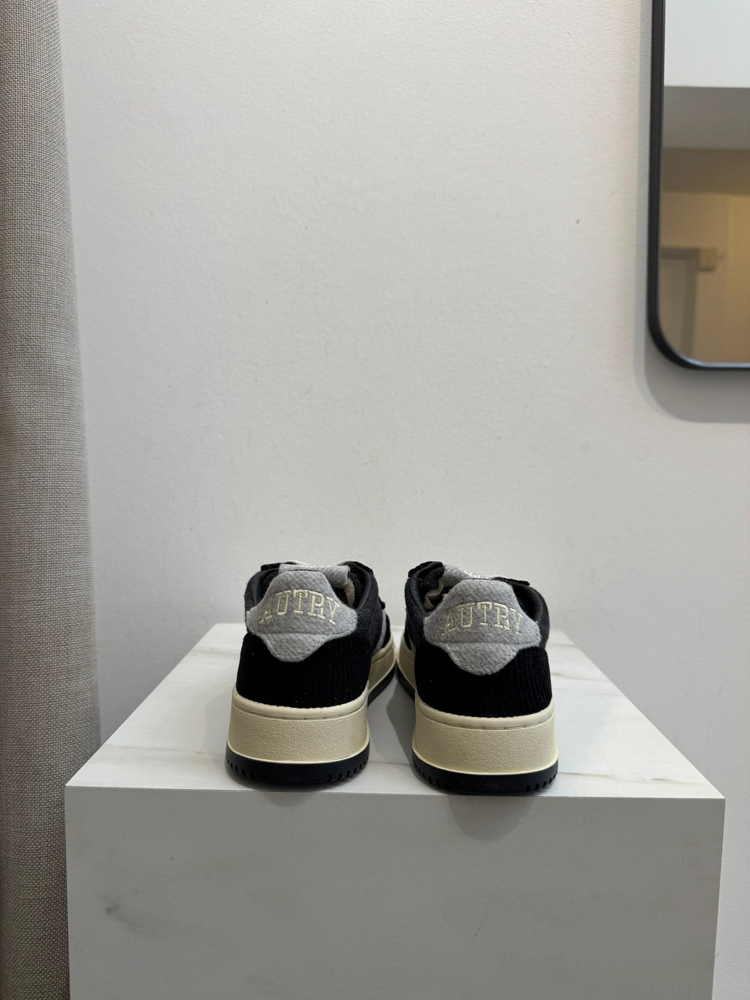 AUTRY - Baskets Medalist Low en cuir Fantôme / Noir / Gris