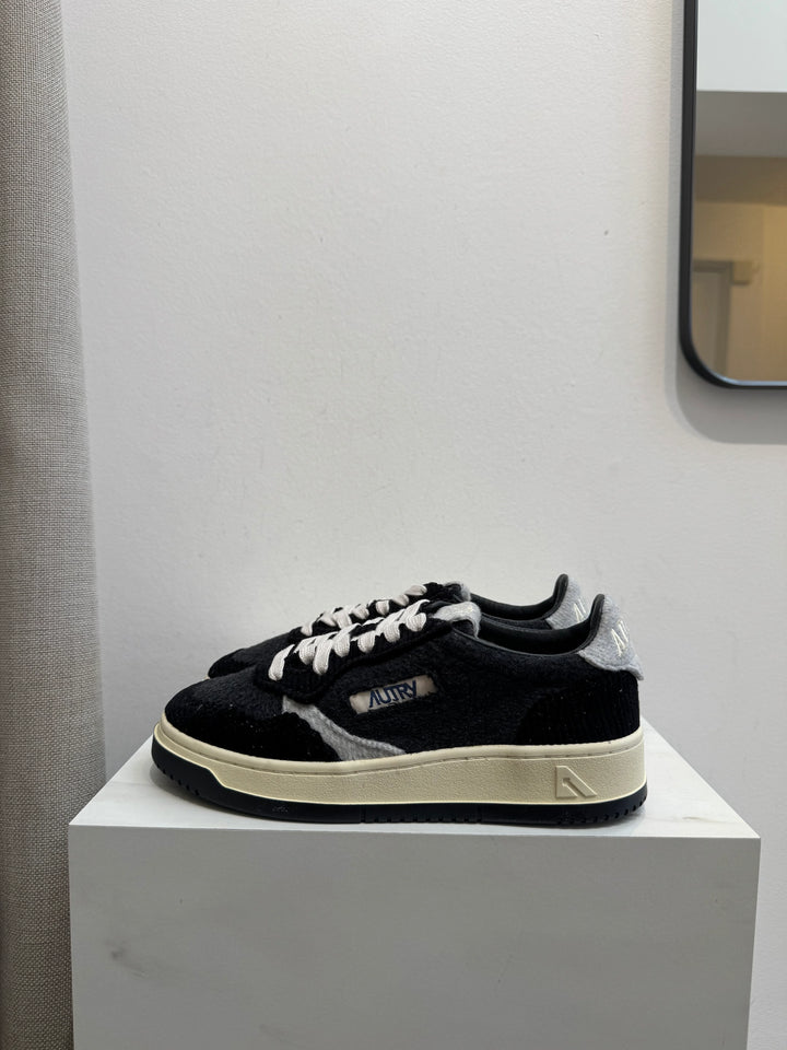 AUTRY - Baskets Medalist Low en cuir Fantôme / Noir / Gris