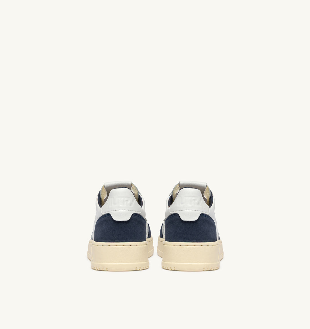 AUTRY - Baskets medalist low en cuir blanc et daim denim