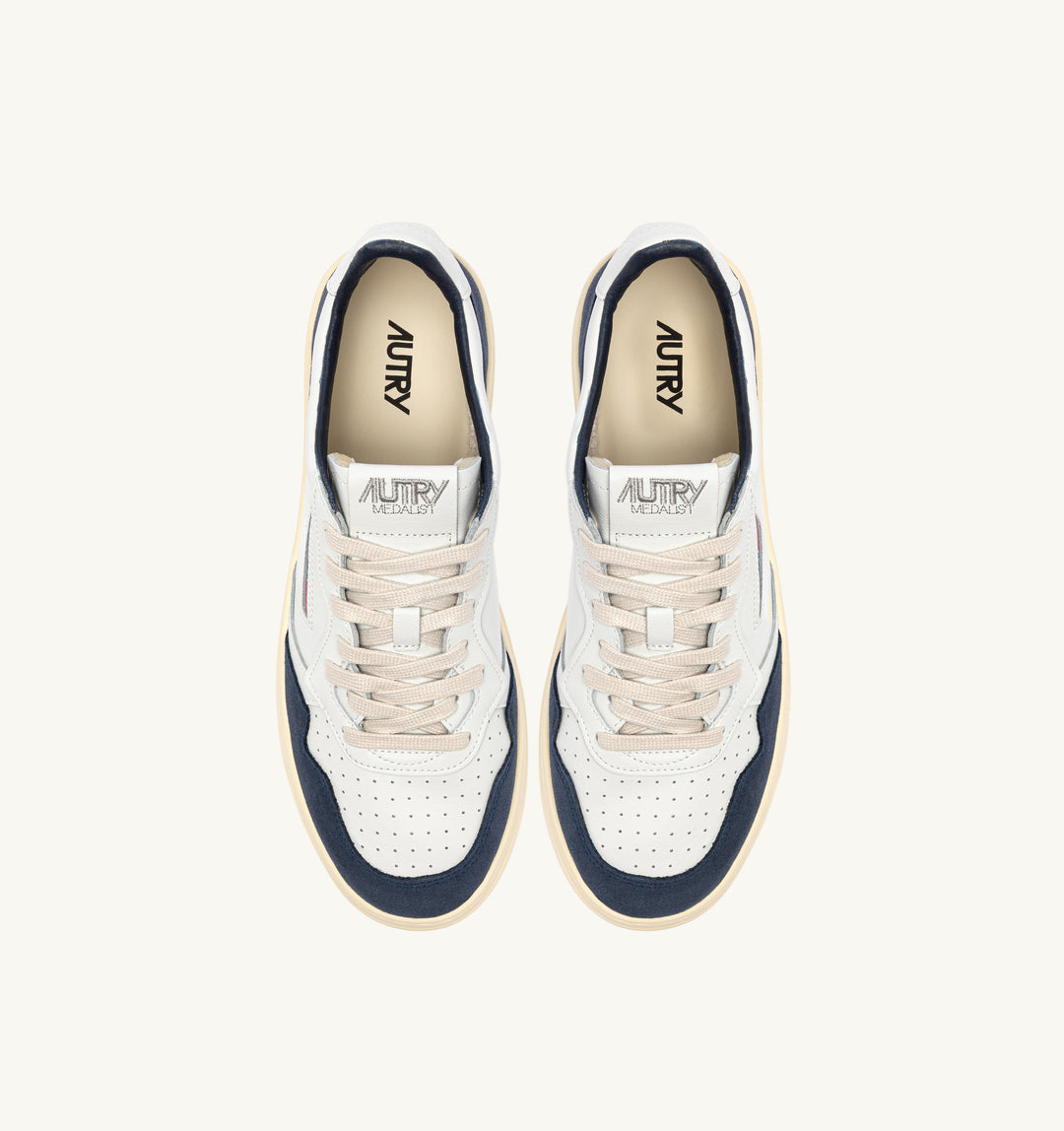 AUTRY - Baskets medalist low en cuir blanc et daim denim