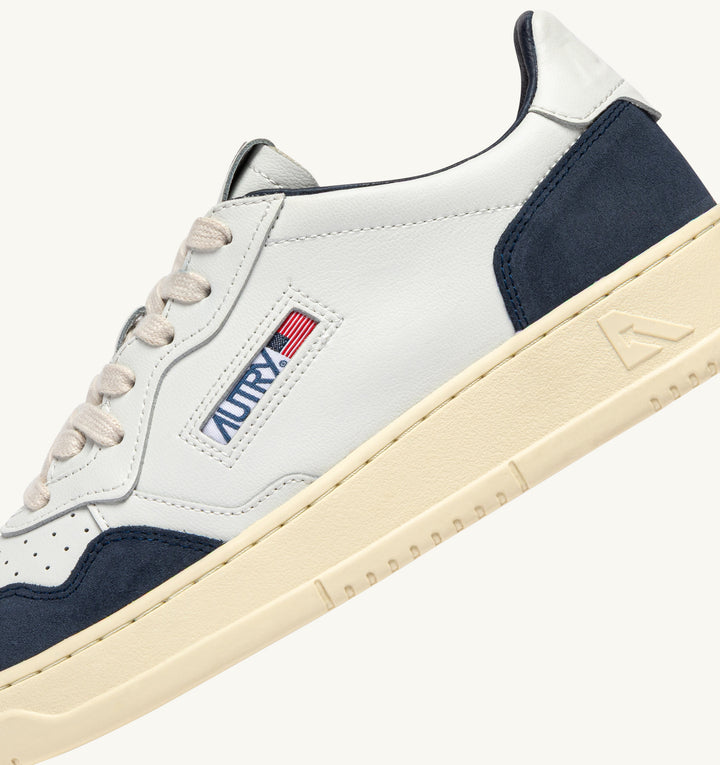 AUTRY - Baskets medalist low en cuir blanc et daim denim