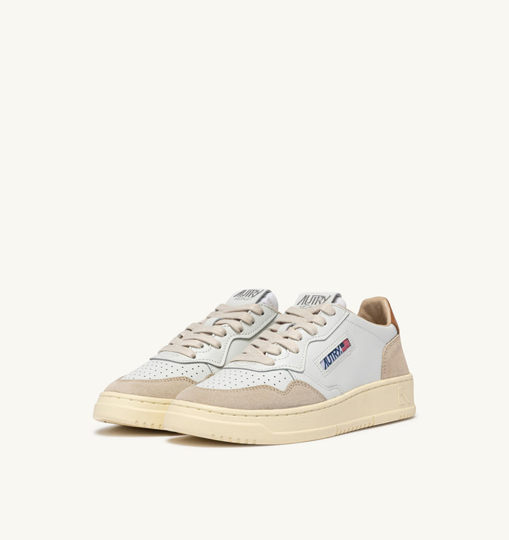 AUTRY - Baskets medalist low en cuir blanc et Lion et daim beige