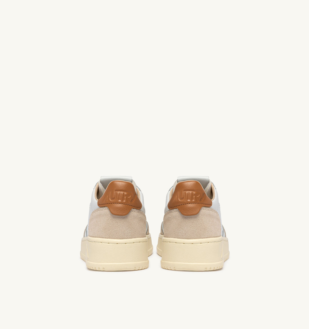 AUTRY - Baskets medalist low en cuir blanc et Lion et daim beige