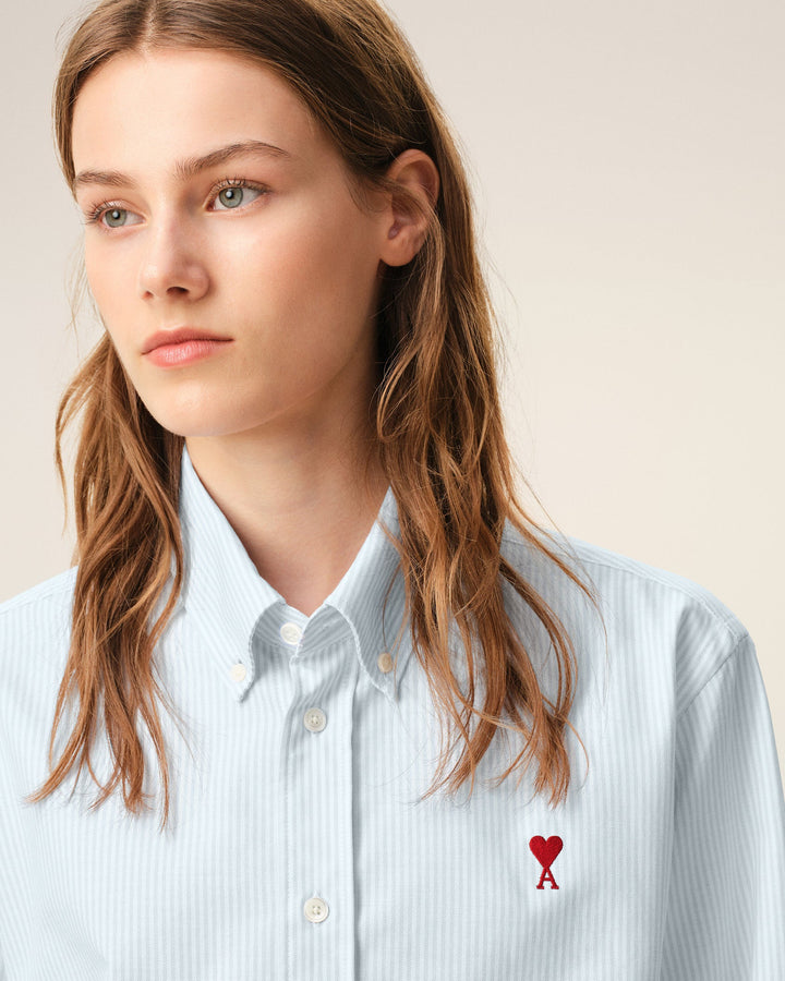 AMI PARIS – Chemise en coton Oxford rayé Ami de Cœur Bleu ciel / Blanc naturel