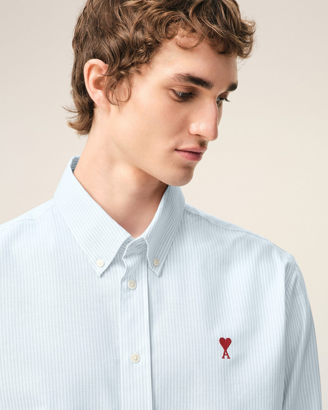 AMI PARIS – Chemise Oxford en coton rayé Ami de Cœur Bleu ciel / Blanc naturel