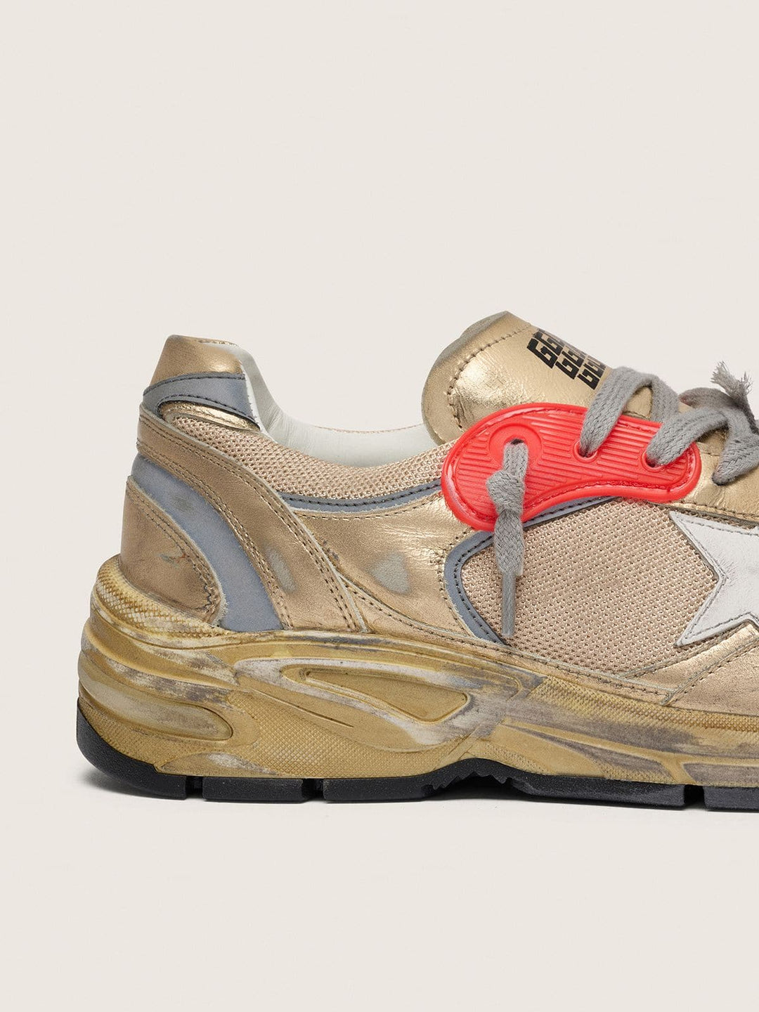 GOLDEN GOOSE FEMME - Dad-Star en cuir lamé et résille Doré / Blanc cassé