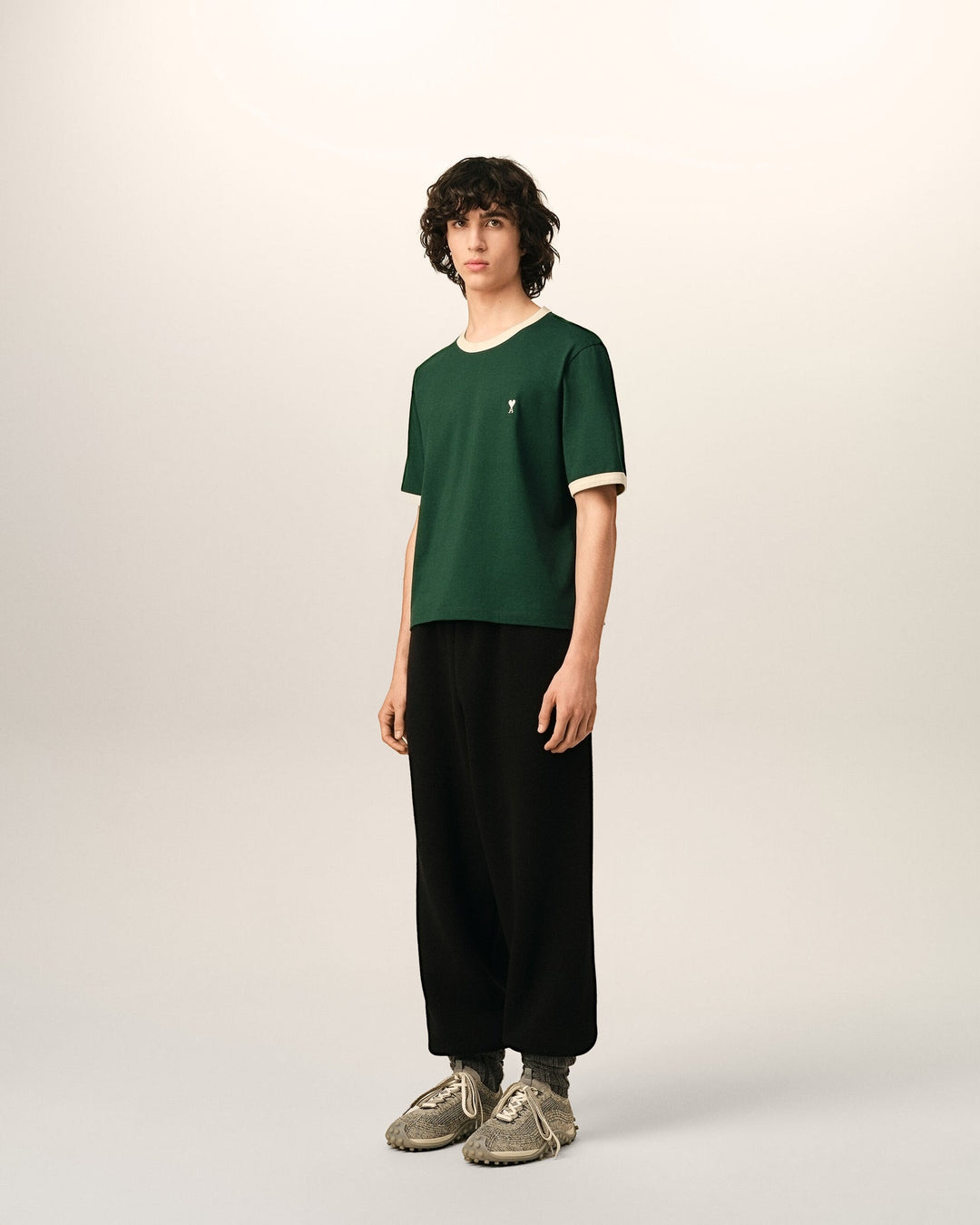 AMI PARIS – T-shirt en coton à détails contrastés Ami de Cœur Vert bouteille / Ivoire