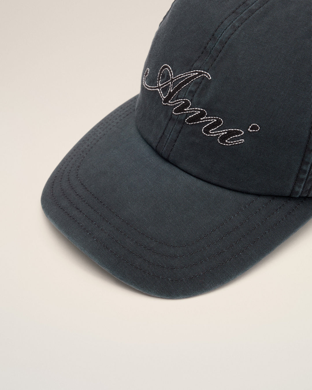 AMI PARIS - Casquette en coton brodée Noir délavé