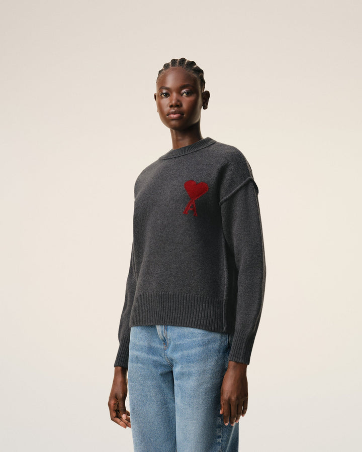 AMI PARIS – Pull en laine Ami de Cœur Gris chiné / Rouge