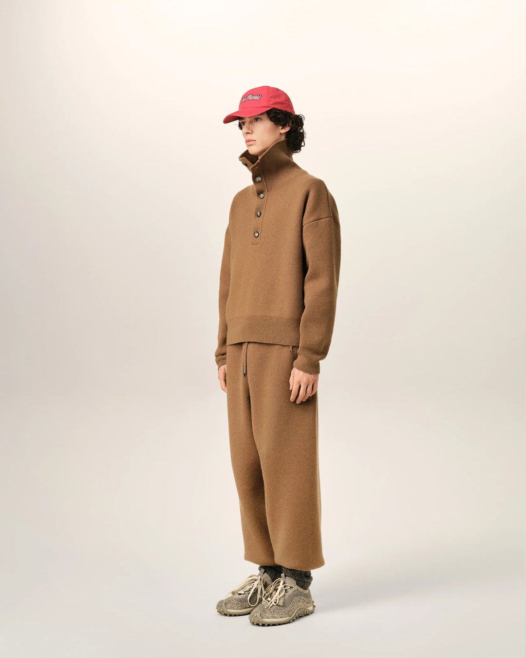 AMI PARIS - Pull col montant boutonné en laine Camel