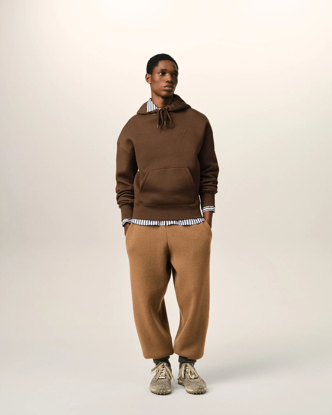 AMI PARIS - Hoodie Ami de Coeur embossé Marron chocolat