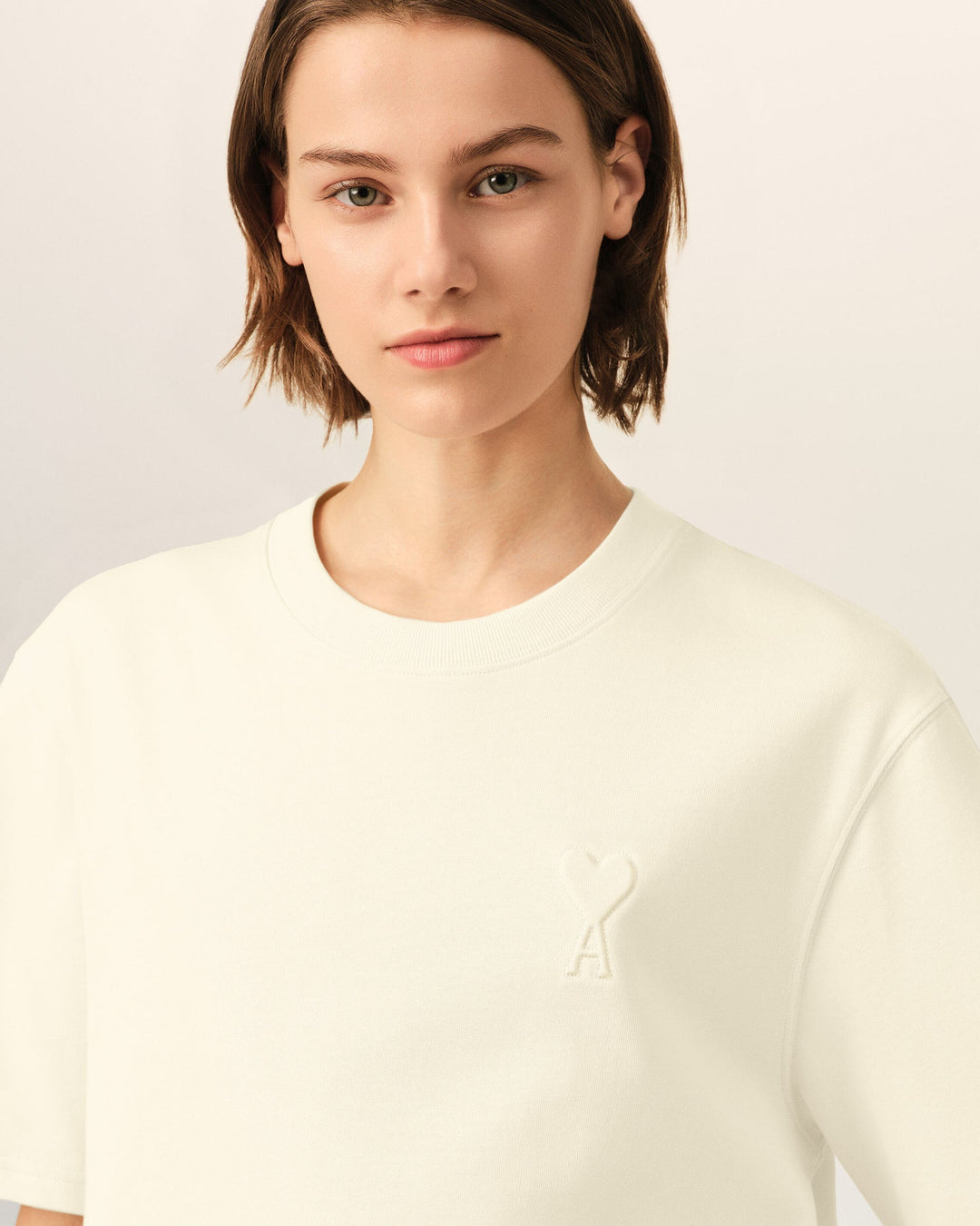 AMI PARIS – T-shirt en coton Ami de Cœur embossé Ivoire