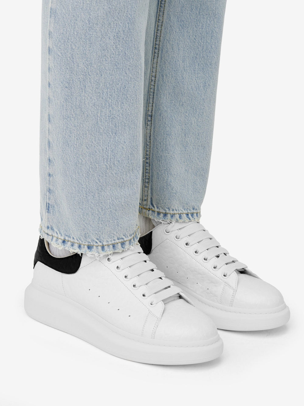 ALEXANDER MCQUEEN - Sneakers Oversize pour Homme en Blanc Cassé/noir - Lothaire