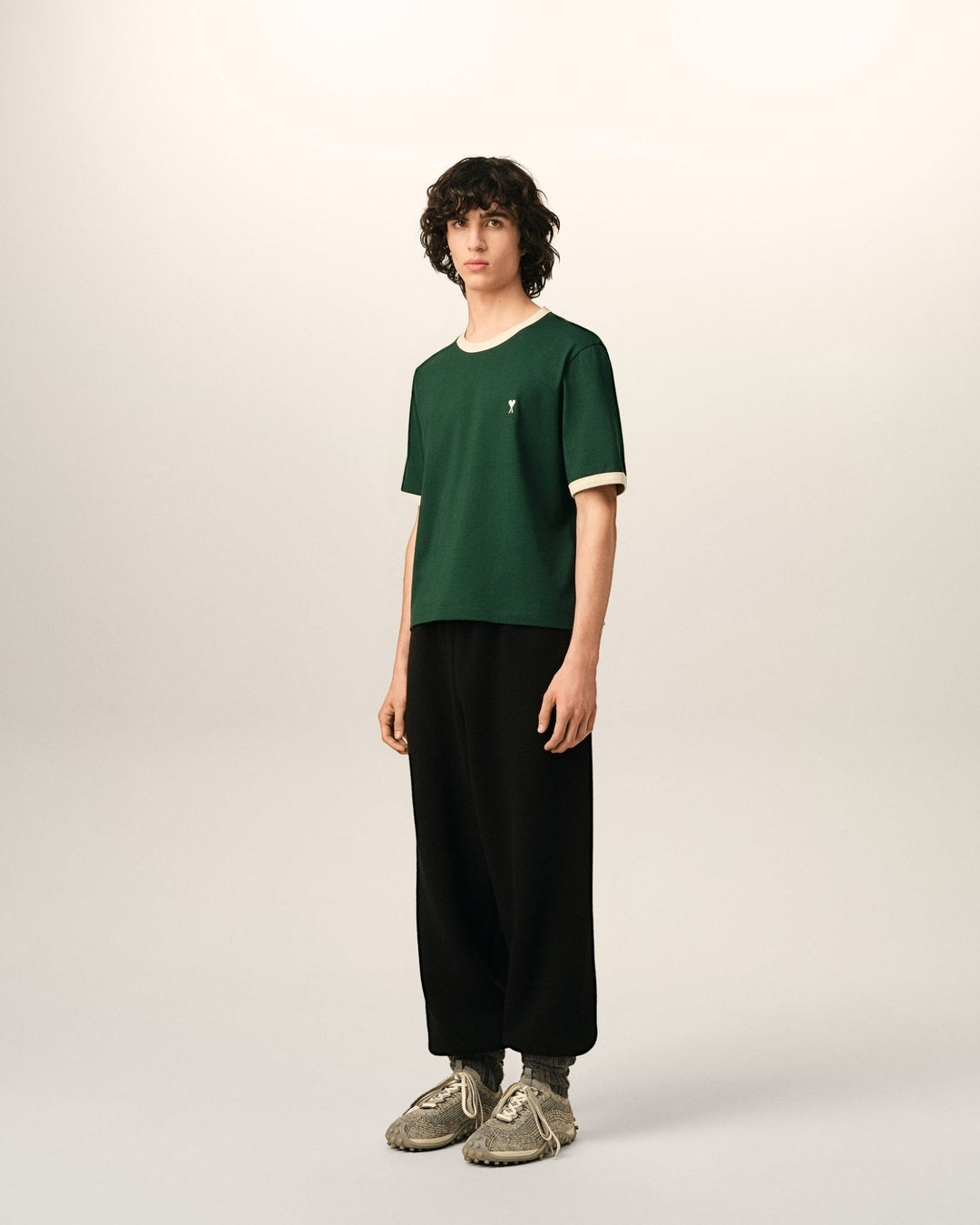 AMI PARIS – T-shirt en coton à détails contrastés Ami de Cœur Vert bouteille / Ivoire - Lothaire