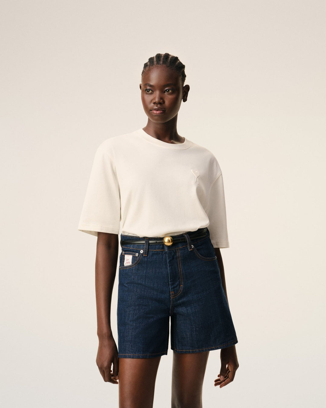 AMI PARIS - T-shirt en Coton avec Motif Ami de Cœur en Relief Blanc crème - Lothaire