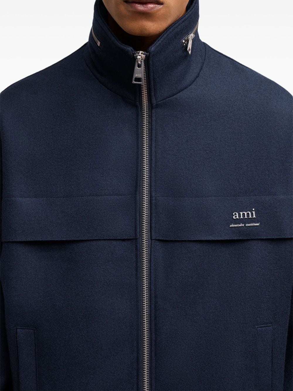 AMI PARIS - Veste zippée en laine avec capûche bleu marine - Lothaire