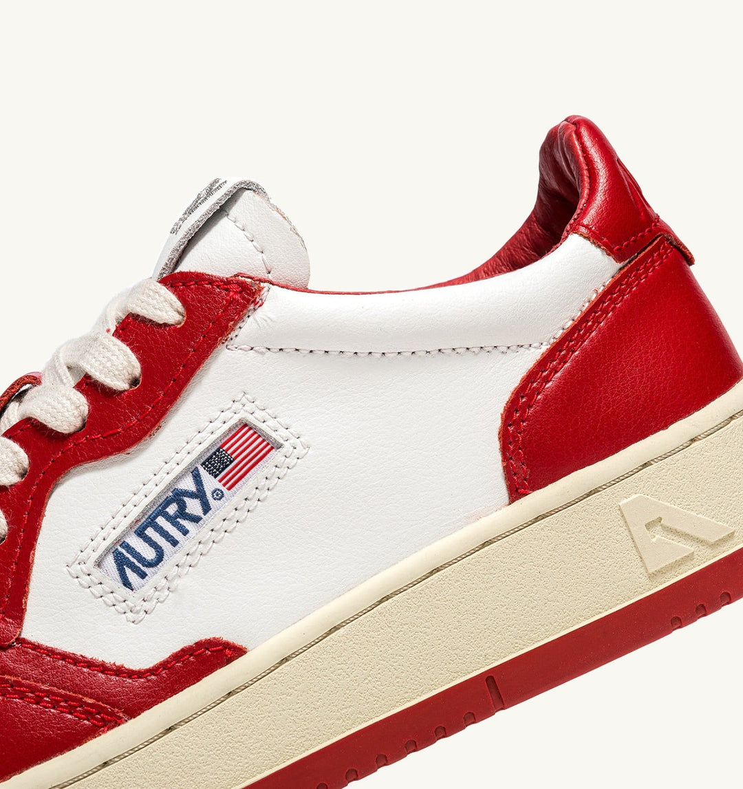 AUTRY - Baskets Basses Bicolores Medalist en cuir Blanc et Rouge – Lothaire