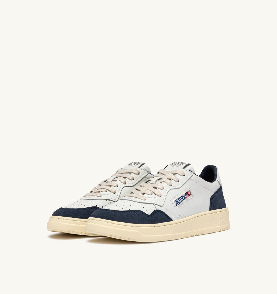 AUTRY - Baskets medalist low en cuir blanc et daim denim - Lothaire