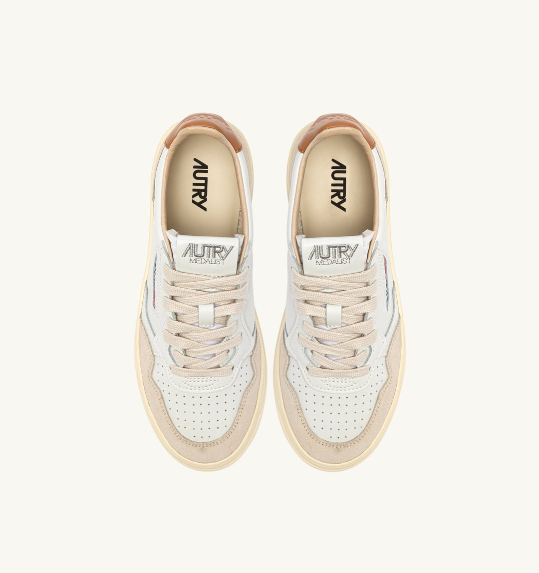 AUTRY - Baskets medalist low en cuir blanc et Lion et daim beige - Lothaire