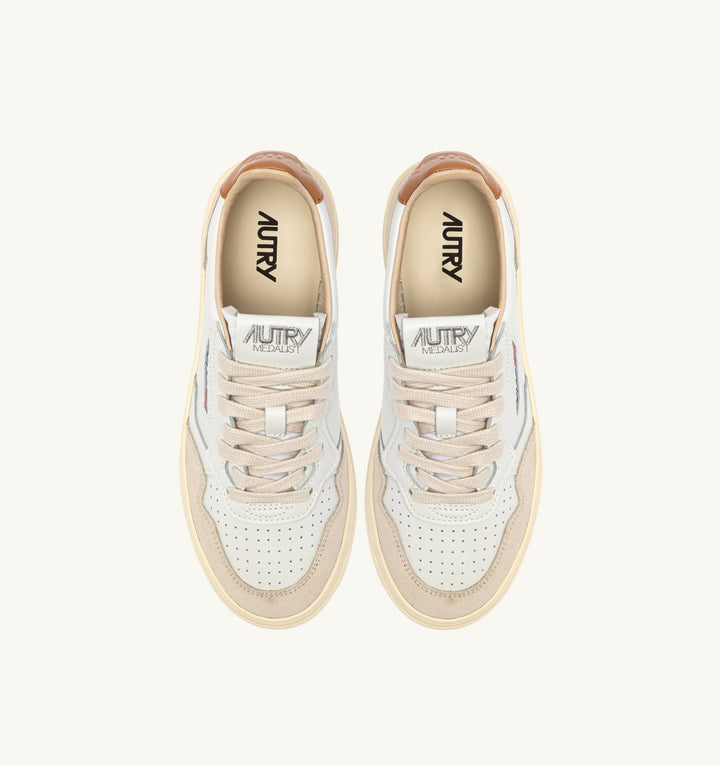 AUTRY - Baskets medalist low en cuir blanc et Lion et daim beige - Lothaire