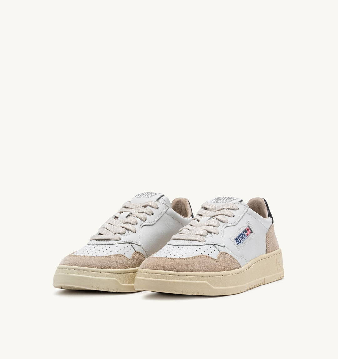 AUTRY - BASKETS MEDALIST LOW EN CUIR BLANC ET NOIR ET DAIM BEIGE - Lothaire