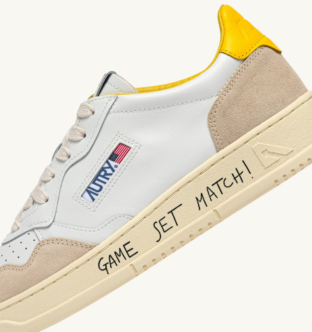 AUTRY - Baskets medalist low en cuir et daim blanc et slickrt avec lettering - Lothaire
