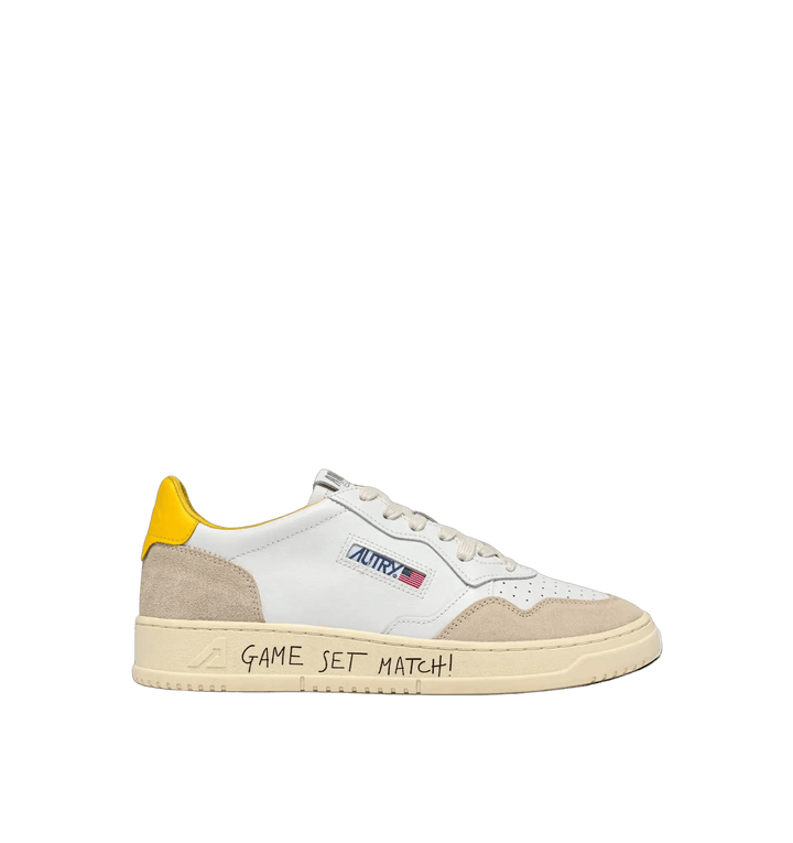 AUTRY - Baskets medalist low en cuir et daim blanc et slickrt avec lettering - Lothaire