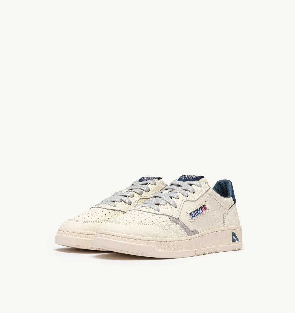 AUTRY - Baskets medalist low en cuir marshmallow et bleu - Lothaire