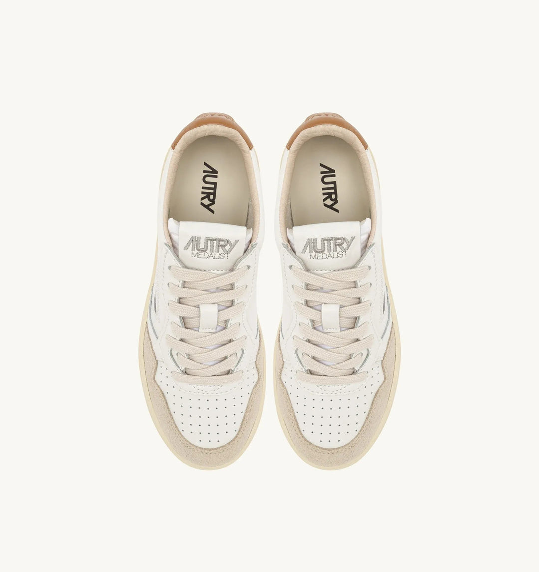 AUTRY - Baskets medalist low en daim et cuir blanc et brown sugar - Lothaire