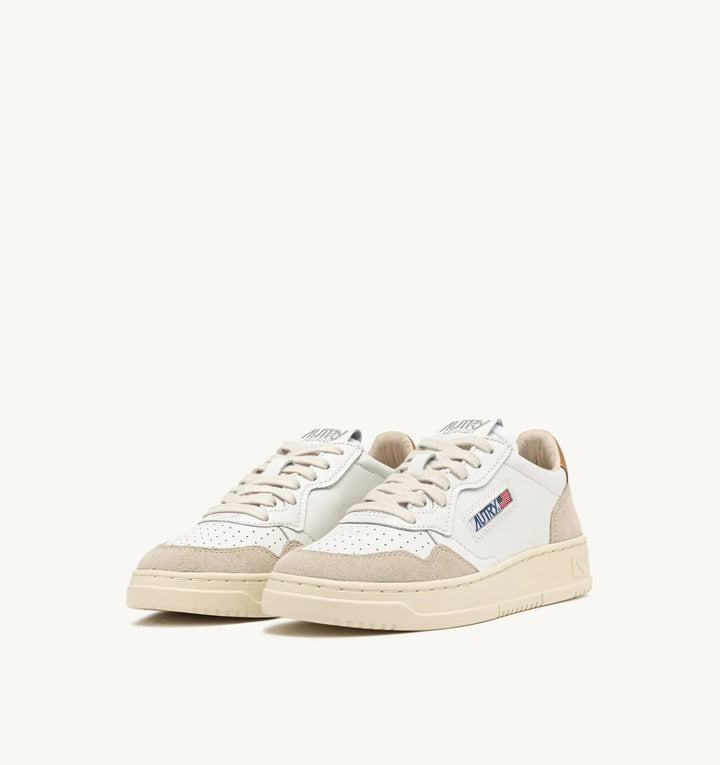 AUTRY - Baskets medalist low en daim et cuir blanc et brown sugar - Lothaire