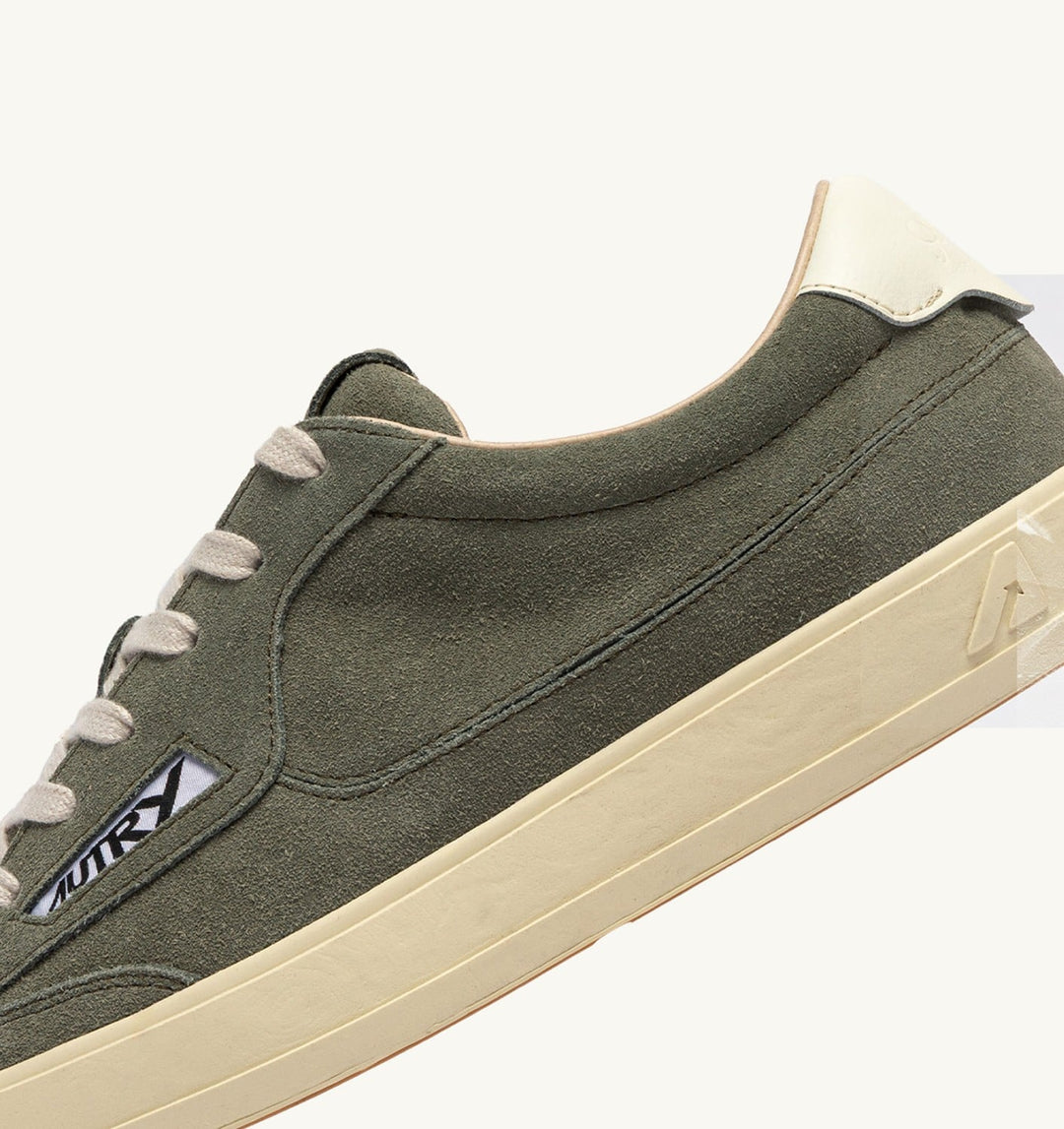 AUTRY - Baskets Windscape Low Daim Vert fumé / Marshmallow - Lothaire