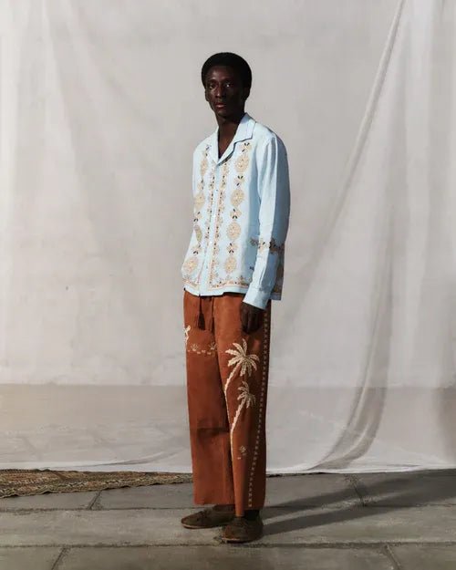 BAZISZT - Roses chemise bleu ciel broderie point de croix - Lothaire