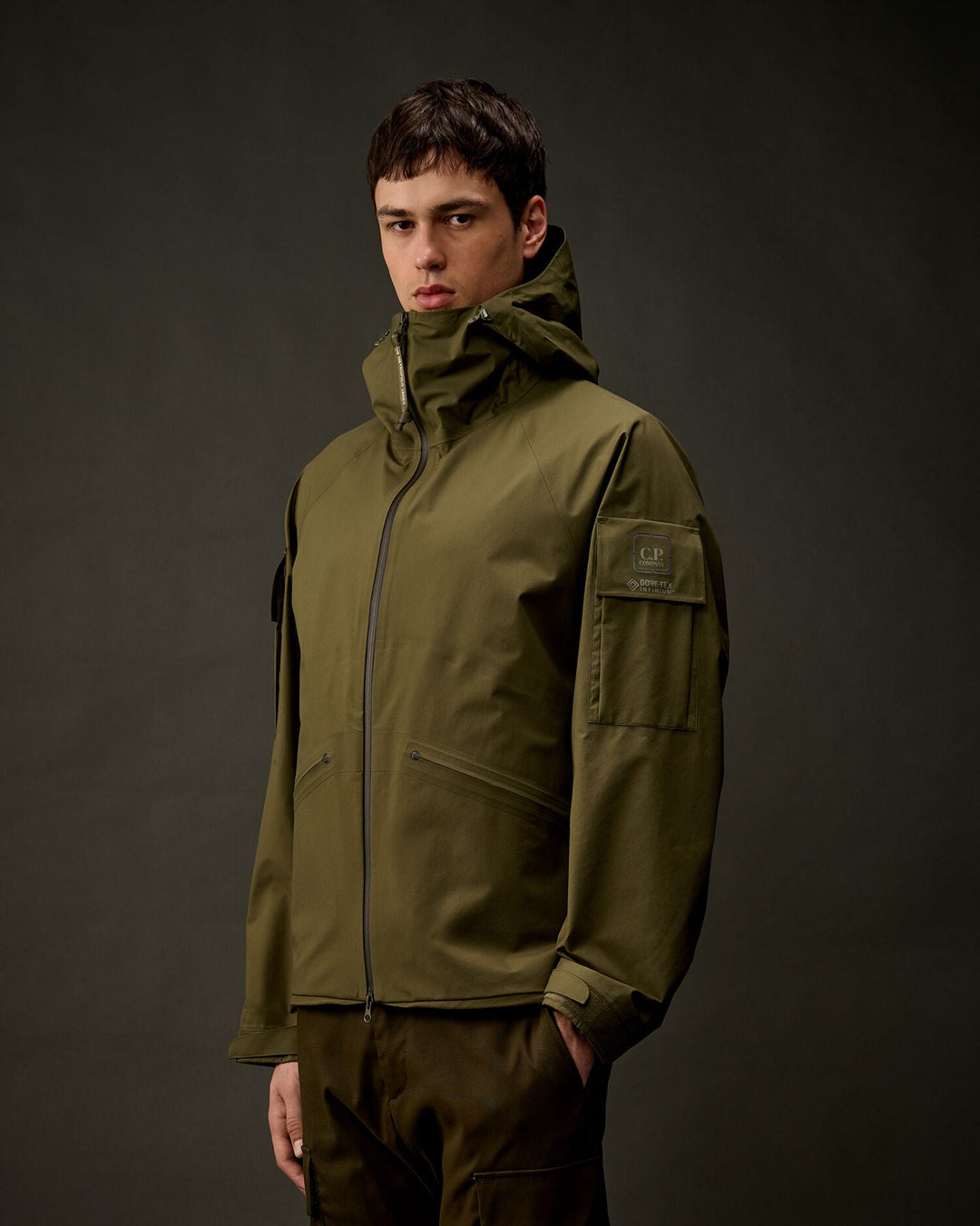 C. P. COMPANY - The Metropolis Series GORE‑TEX INFINIUM™ Hooded Jacket vert - Lothaire