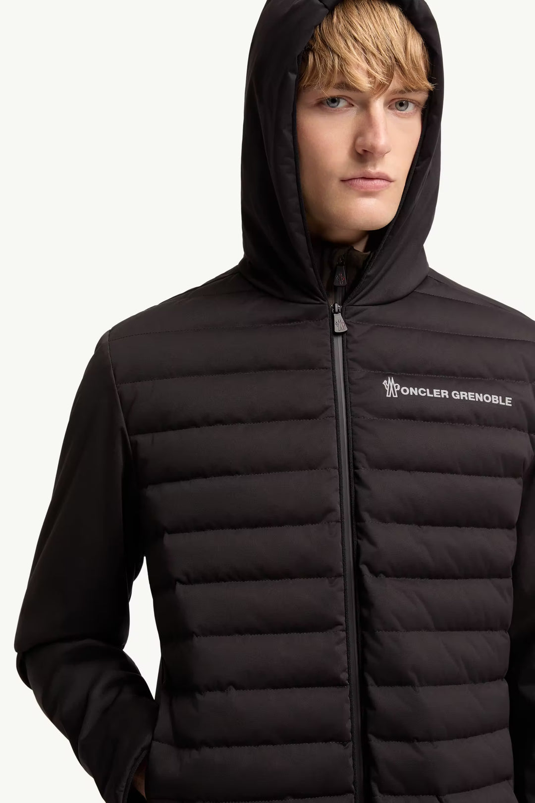 MONCLER - Cardigan zippé matelassé Noir