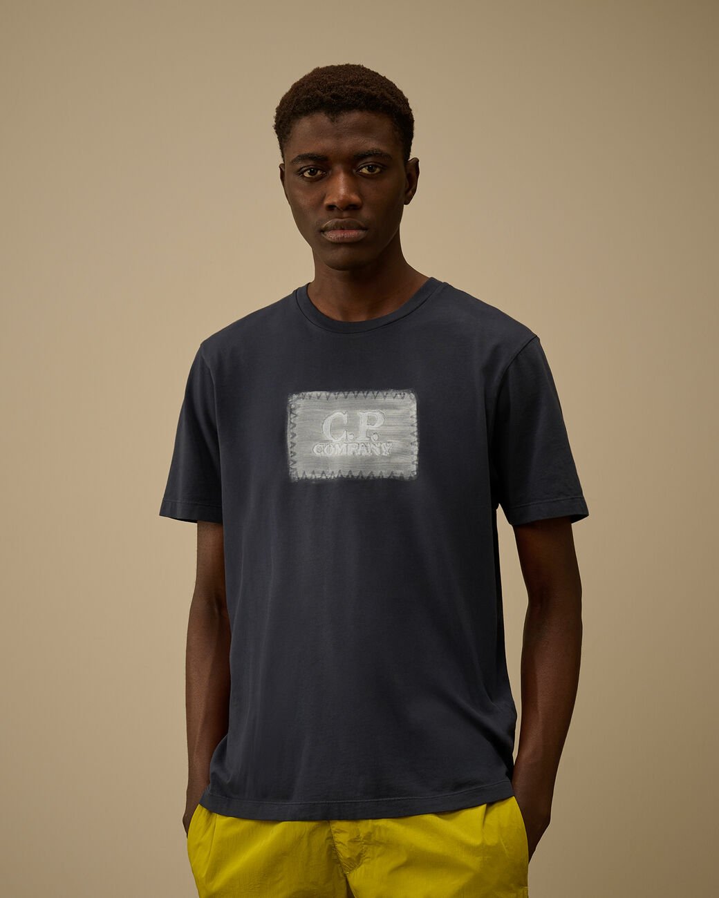 C.P. COMPANY - 24/1 Jersey Short Sleeve Logo Label T-Shirt Bleu nuit - Lothaire