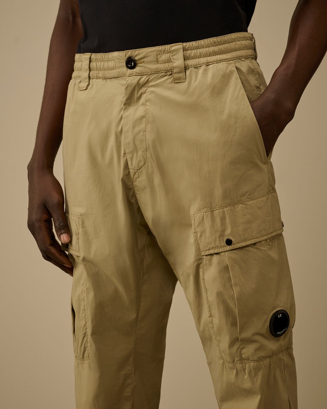 C.P. COMPANY - 50 Fili Stretch Elasticated Lens Cargo Pants Gris olive - Lothaire