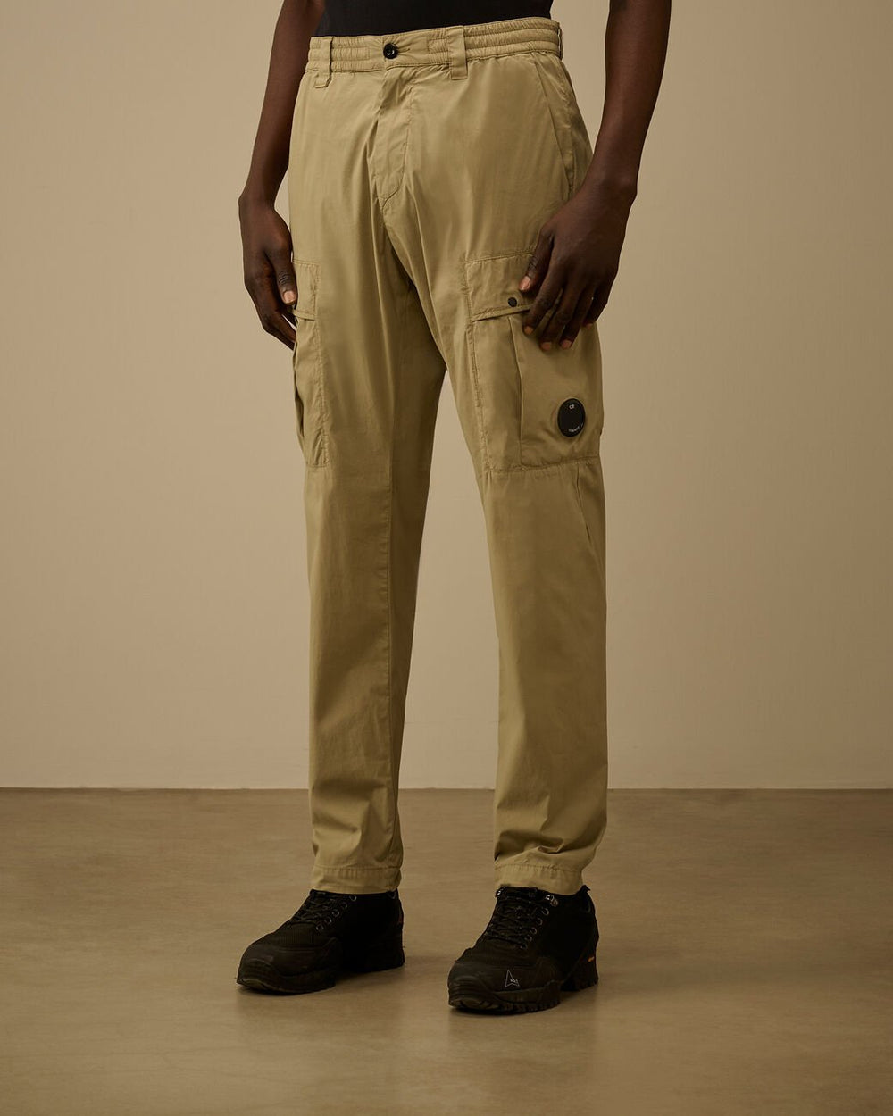 C.P. COMPANY - 50 Fili Stretch Elasticated Lens Cargo Pants Gris olive - Lothaire