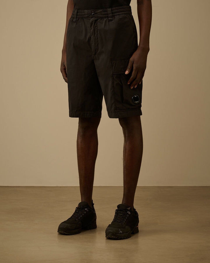 C.P. COMPANY - 50 Fili Stretch Loose Lens Cargo Shorts Noir - Lothaire