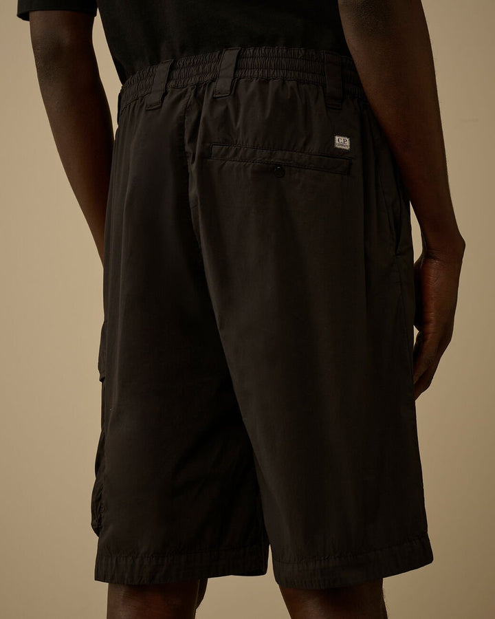 C.P. COMPANY - 50 Fili Stretch Loose Lens Cargo Shorts Noir - Lothaire