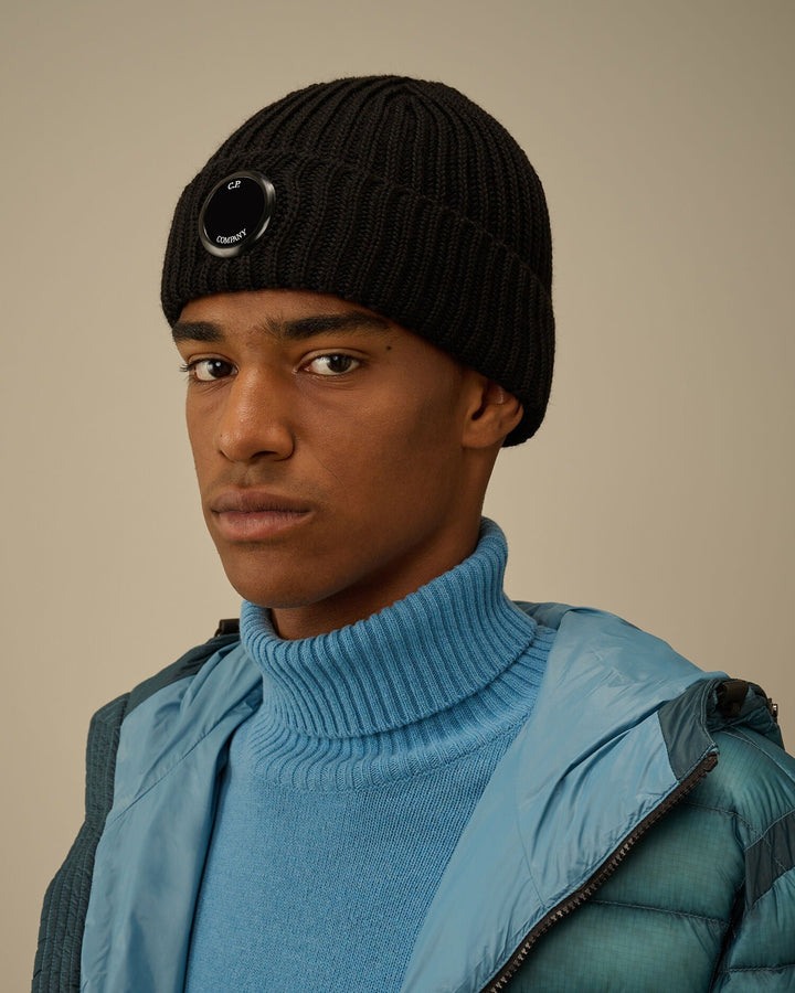 C.P. COMPANY - Bonnet Merino Wool Lens Beanie Noir - Lothaire