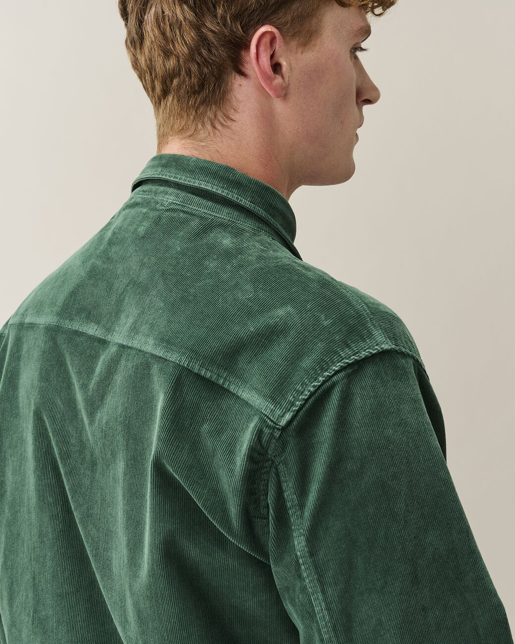 C.P. COMPANY - Chemise en velours côtelé Lens Vert pin - Lothaire