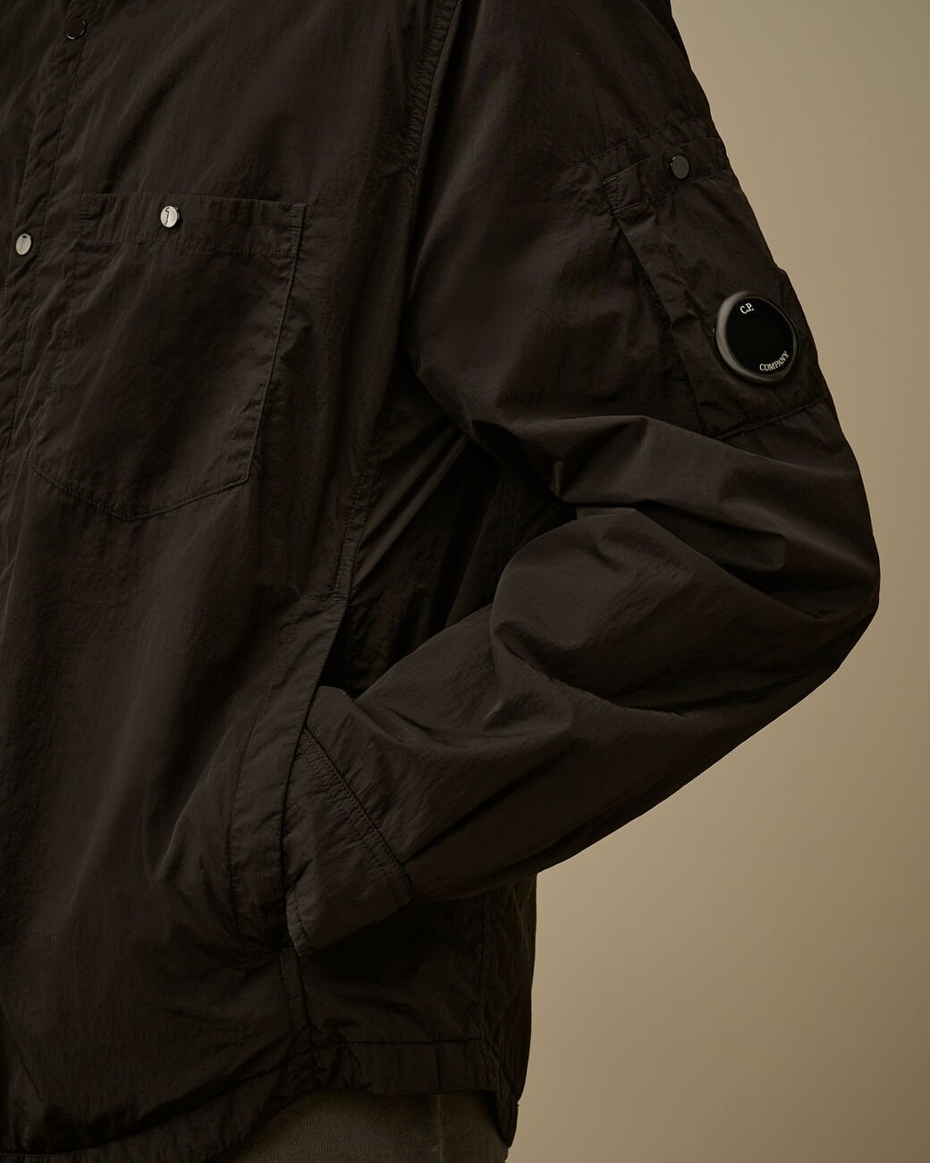 C.P. COMPANY - Chrome - R Padded Lens Overshirt Noir - Lothaire