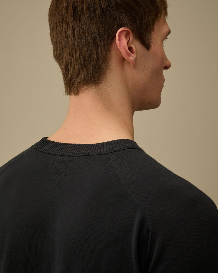 C.P. COMPANY - Cotton Crepe Crewneck Lens Sweater Bleu nuit - Lothaire