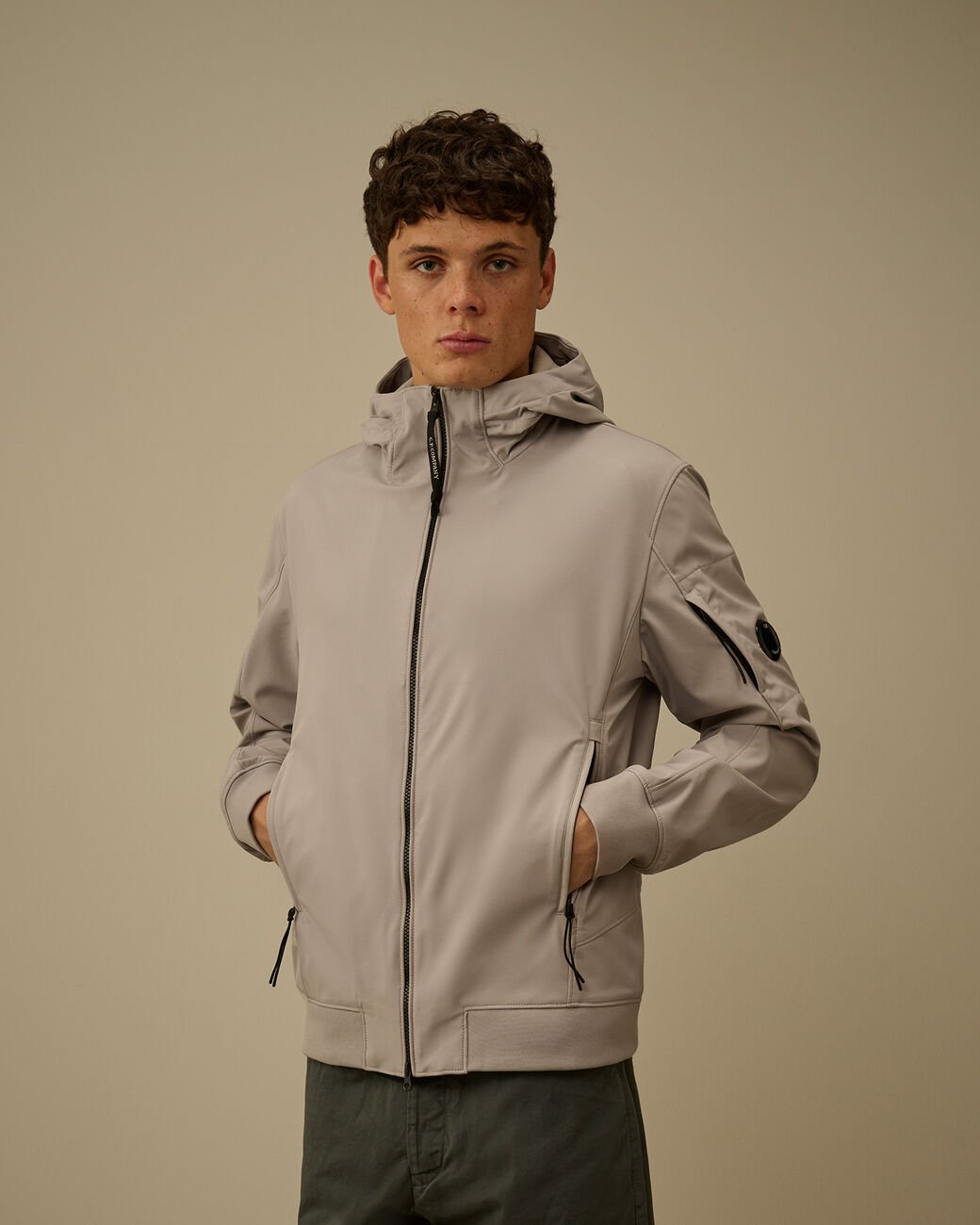C.P. COMPANY - C.P. Shell - R Hooded Lens Jacket Dove - Lothaire