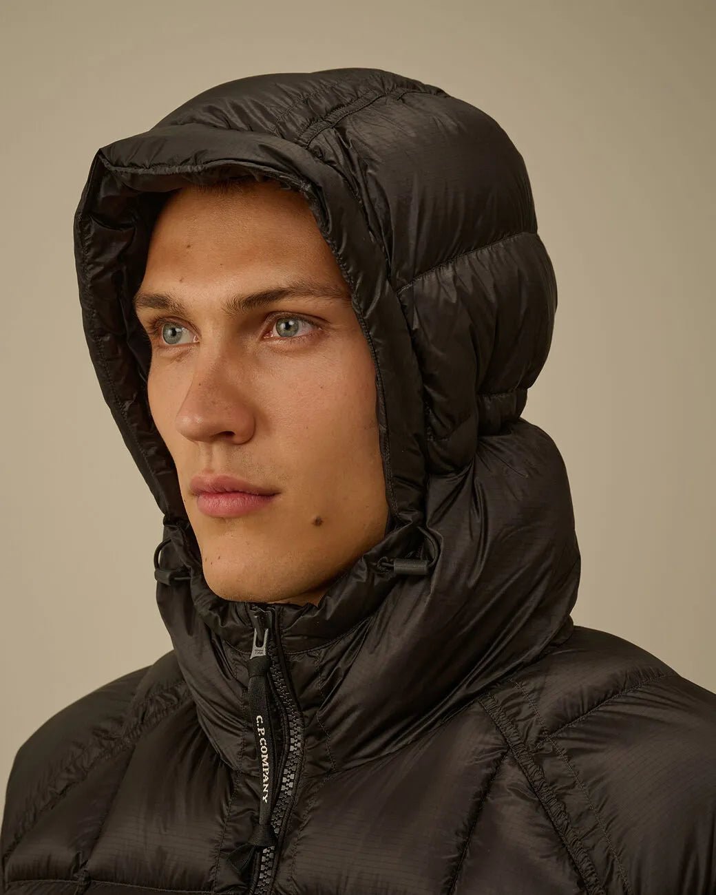 C.P. COMPANY : D.D. Shell Hooded Down Jacket noir hiver 2025 - Lothaire