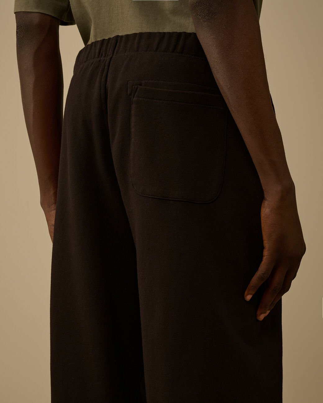 C.P. COMPANY - Diagonal Raised Fleece Cargo Sweatpants Noir - Lothaire