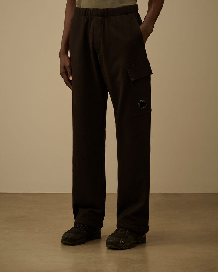 C.P. COMPANY - Diagonal Raised Fleece Cargo Sweatpants Noir - Lothaire